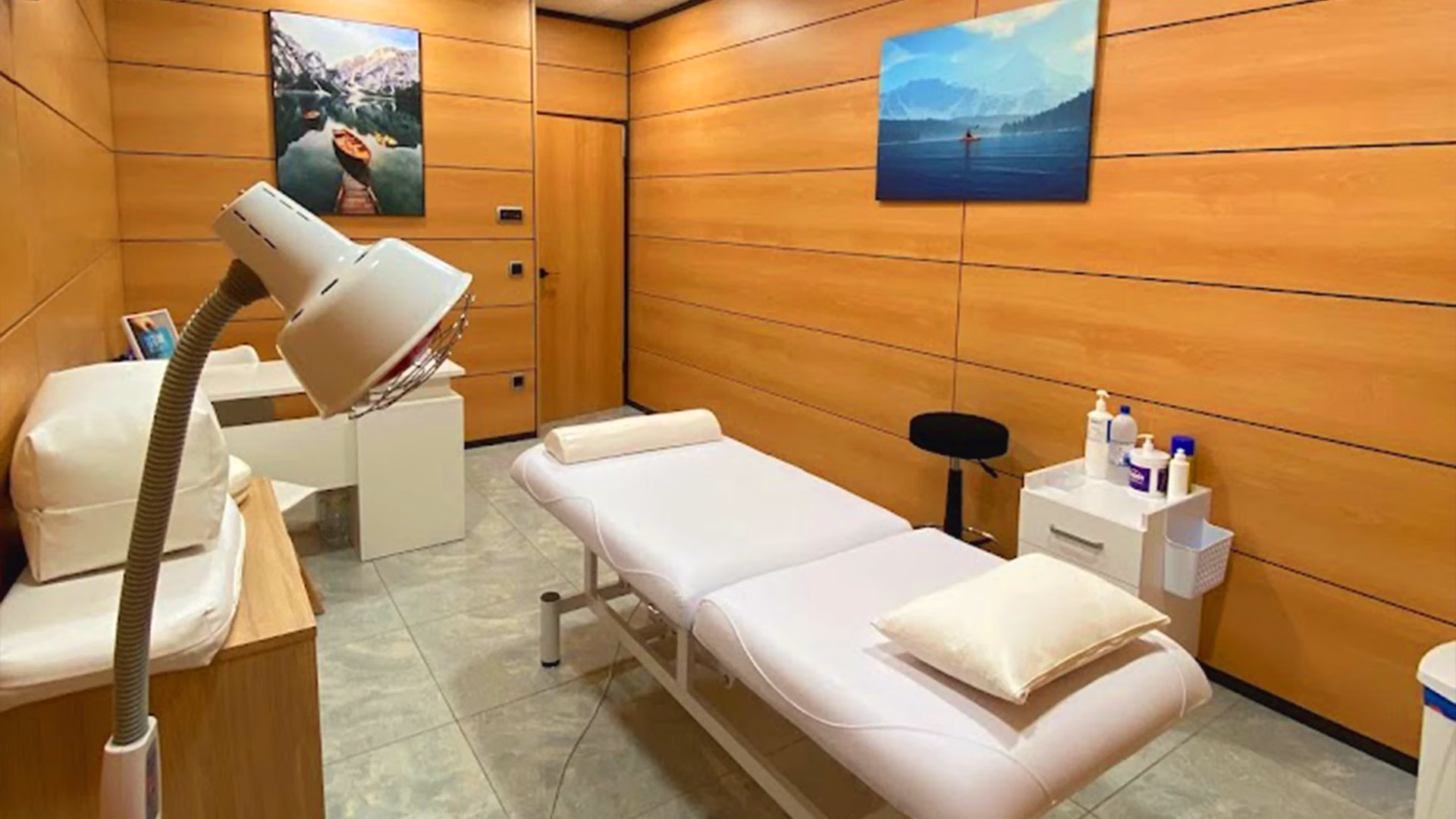 Sala de tratamiento en la clínica Rubén Roda Fisioterapia Vinaròs