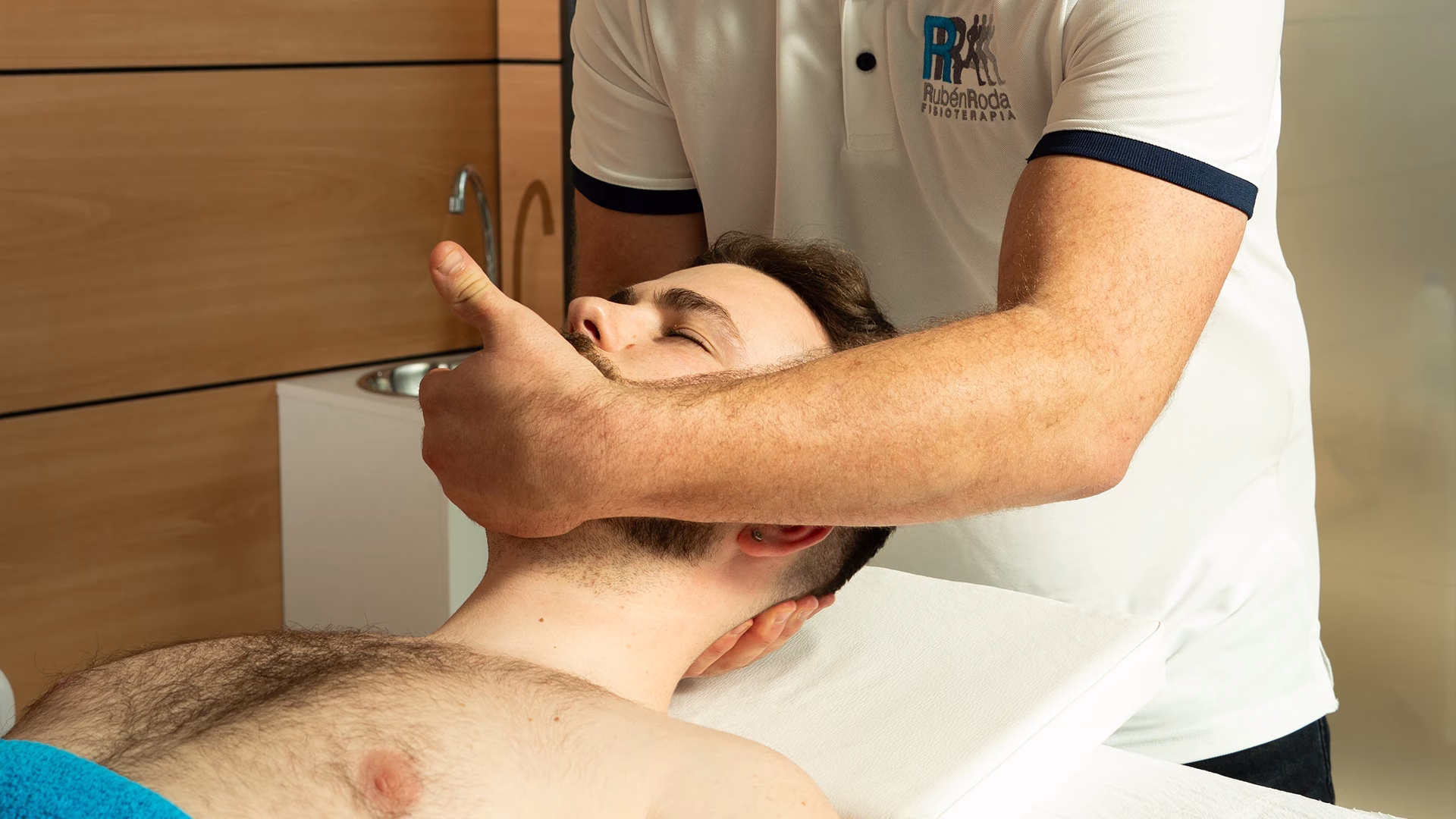 Tratamiento cervical en clínica de fisioterapia en Vinaròs